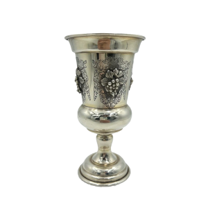 גביע נהרות עם רגל מצופה כסף